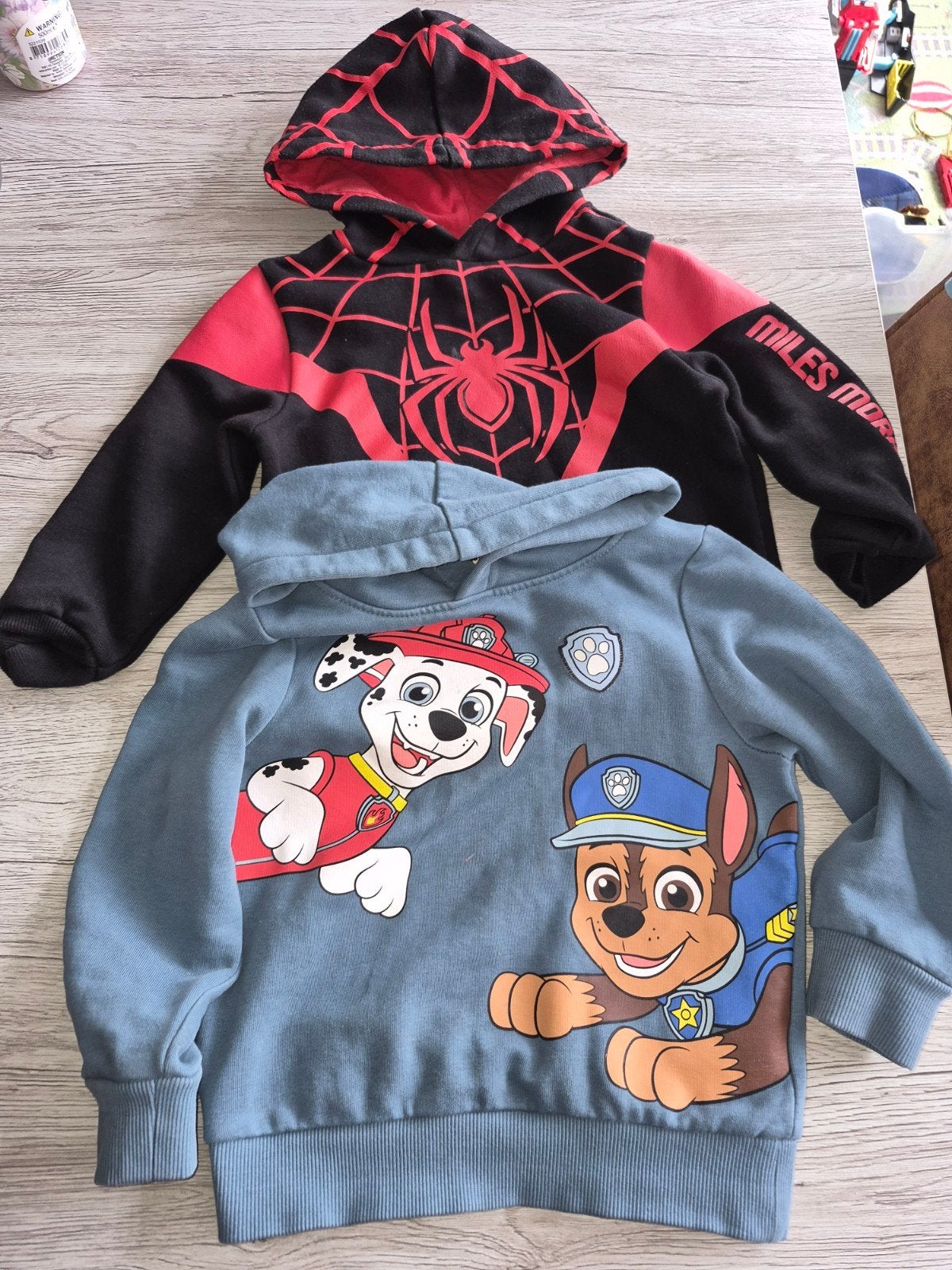 2x trui maat 104, Enfants & Bébés, Vêtements enfant | Taille 104, Enlèvement