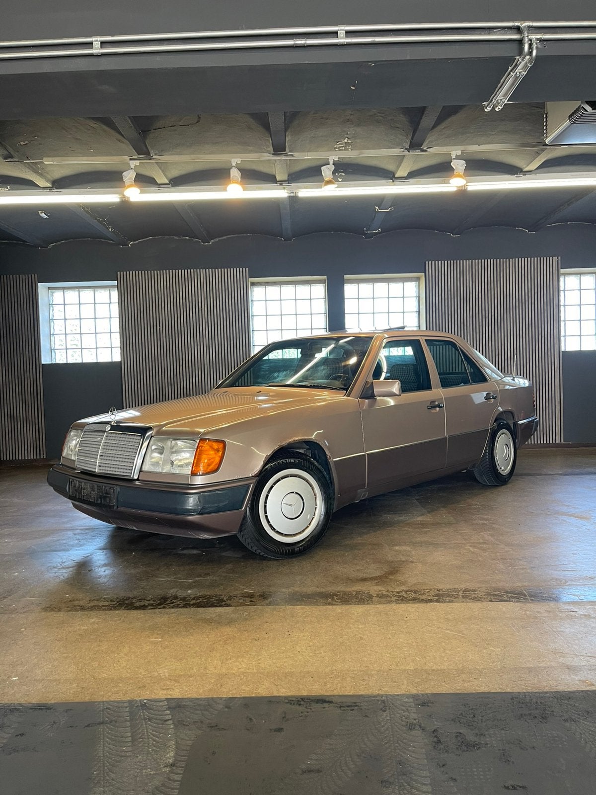 W124 E200 1993, Auto's, Automaat, 4 deurs, Mercedes-Benz, Bedrijf