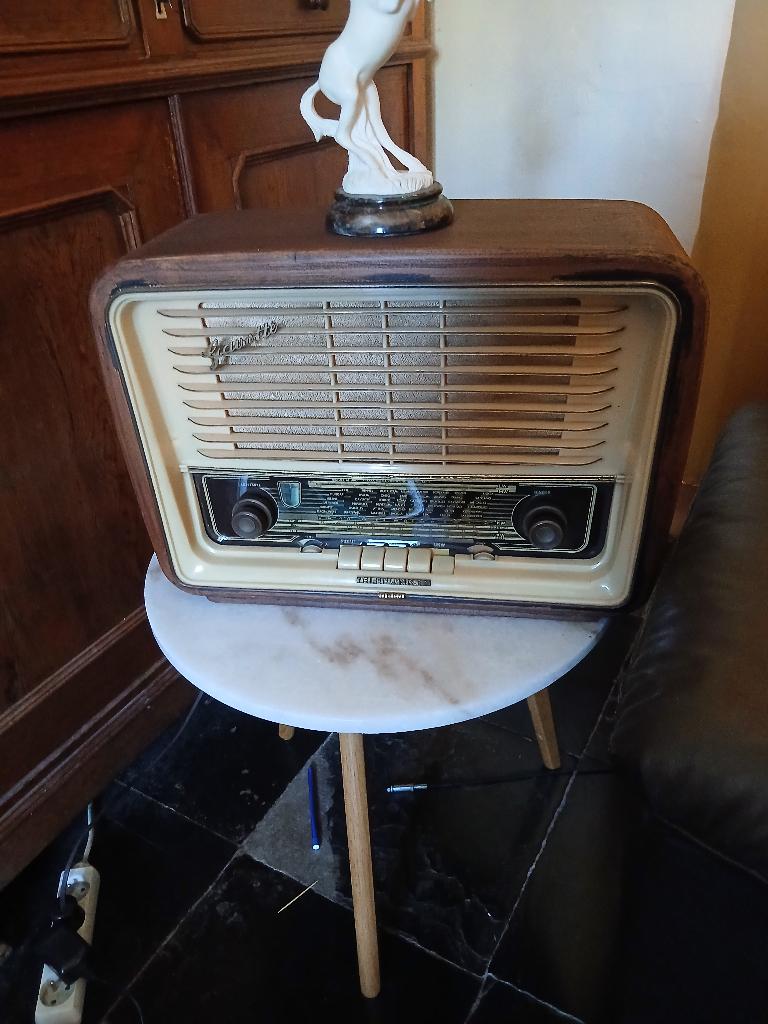 Oude radio, Ophalen