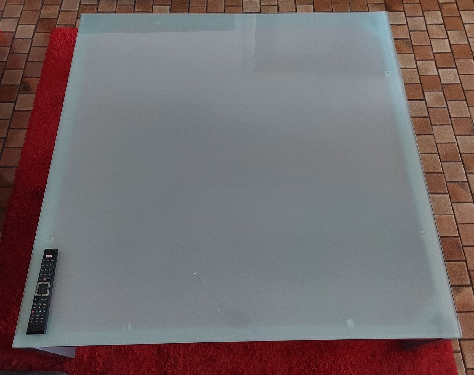 Table basse 120 x 120 x 37 cm avec plateau en verre laqué, Maison & Meubles, 100 à 150 cm, Verre, Carré, 100 à 150 cm