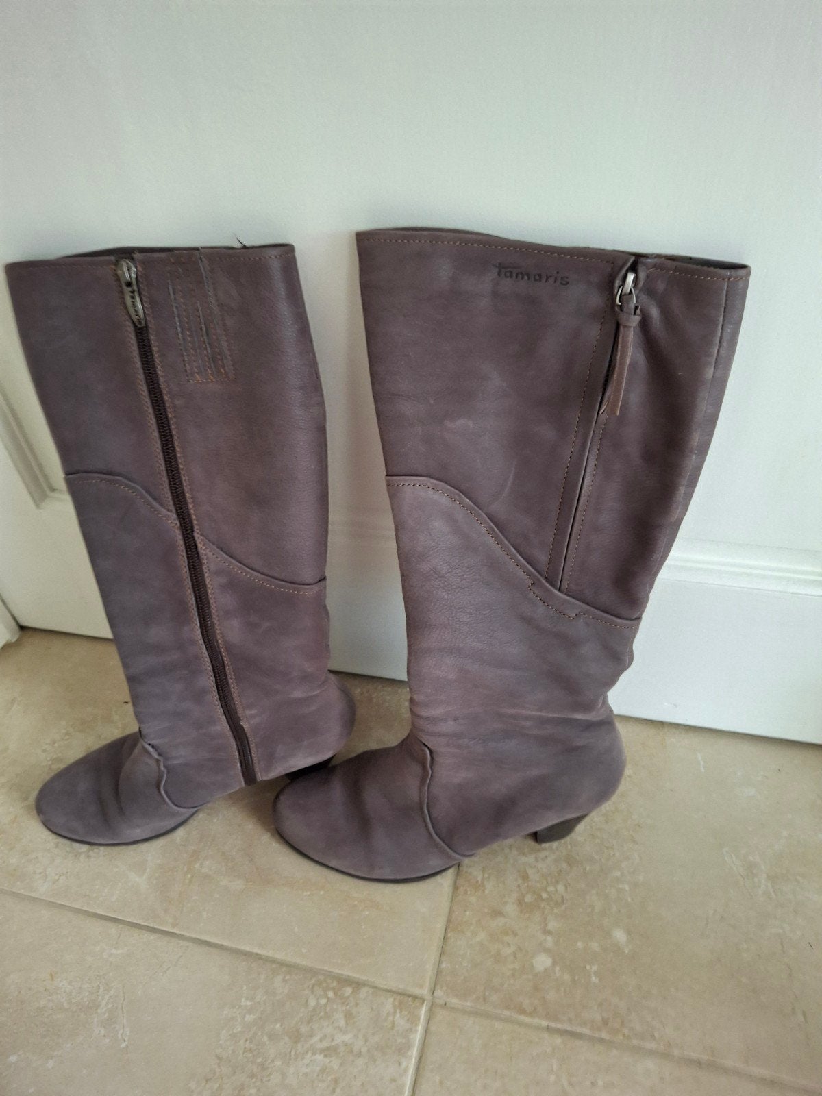 Dameslaarzen grijs nubuck Tamaris maat 40, Ophalen, Grijs
