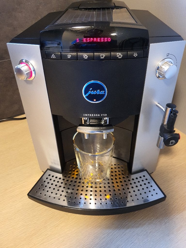 Jura F50 gen2 gereviseerd, Ophalen, Espresso apparaat, Refurbished, 4 tot 10 kopjes