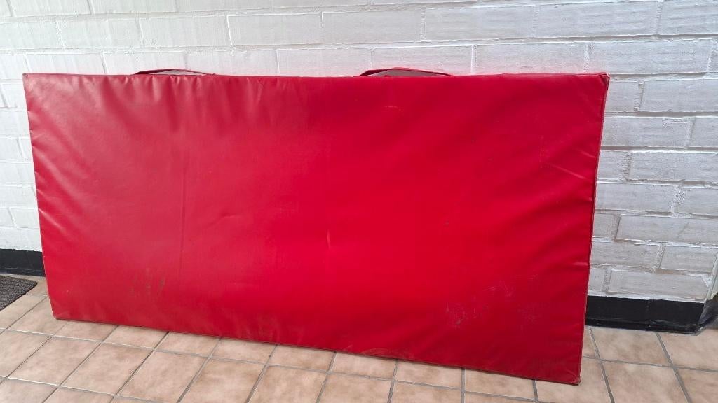 Turnmat, Sport en Fitness, Ophalen, Gebruikt, Rood, Materiaal