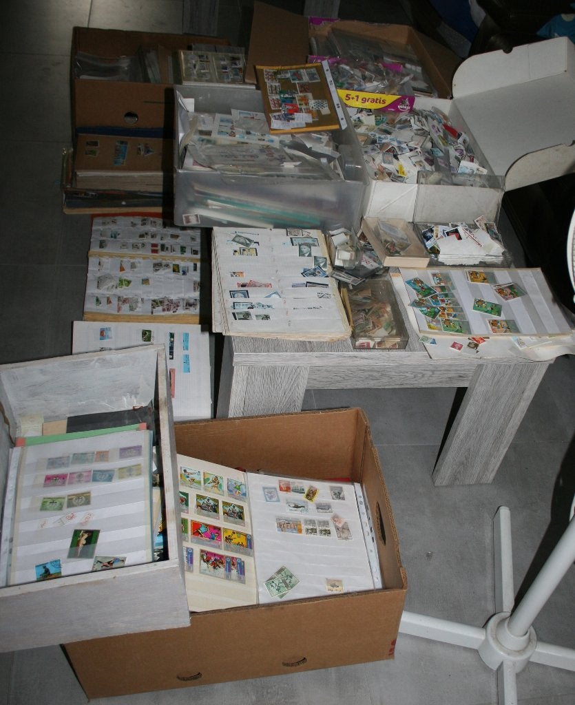 Importante collection de timbres du monde Albums, classeurs, Enlèvement, Affranchi