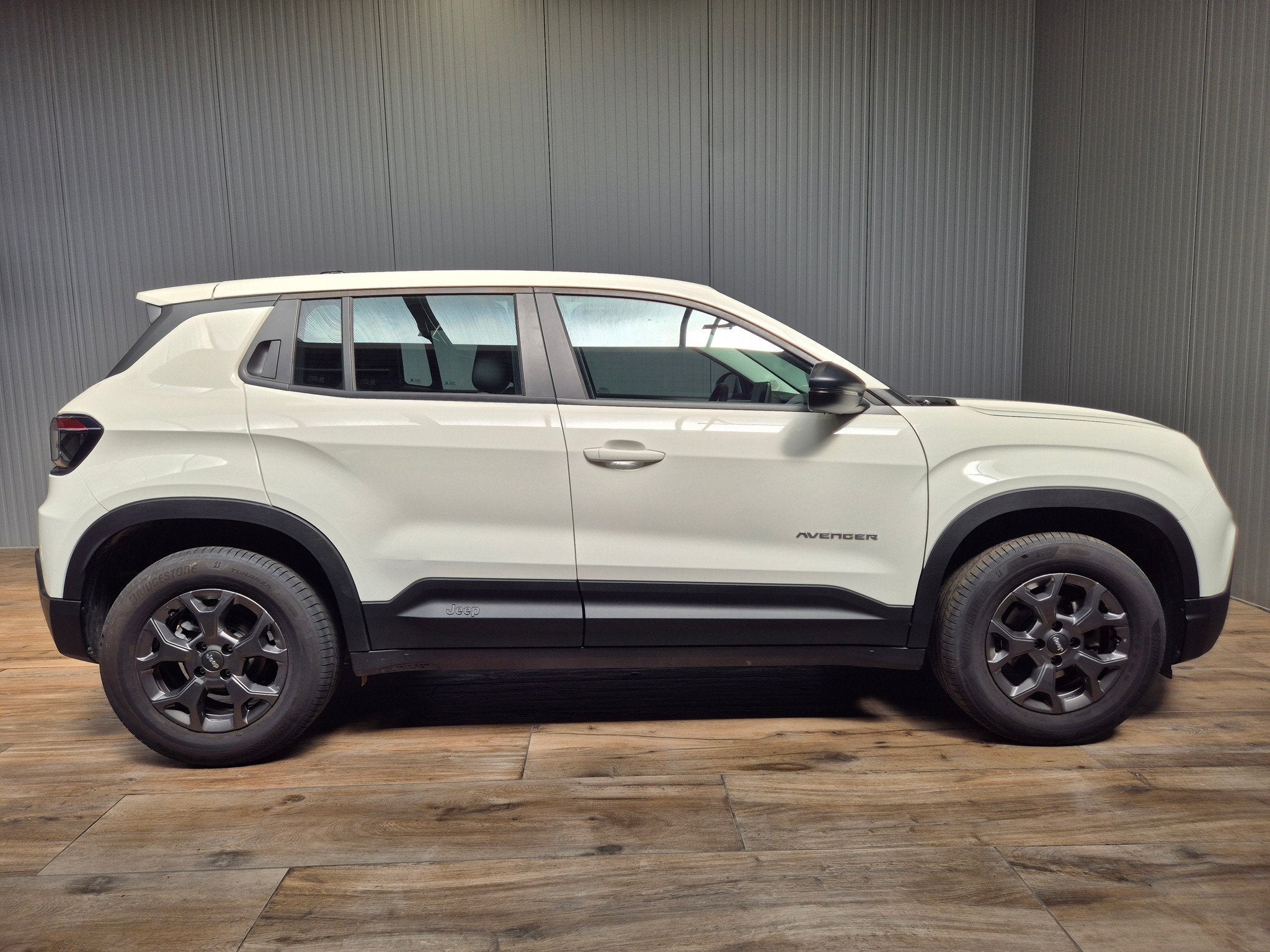Jeep Avenger 1.2Turbo 101pk Altitude, Auto's, Voorwielaandrijving, Zwart, 1199 cc, Wit