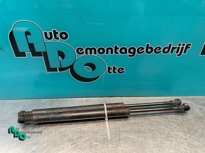 Set Gasdempers Achterklep van een BMW 3-Serie (3-Serie 98-), Gebruikt, -, -, Ophalen of Verzenden