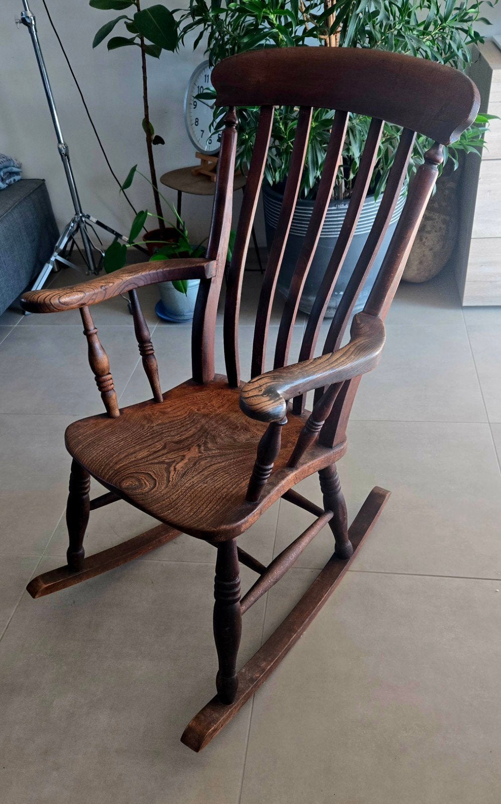 joli vieux fauteuil à bascule, Enlèvement