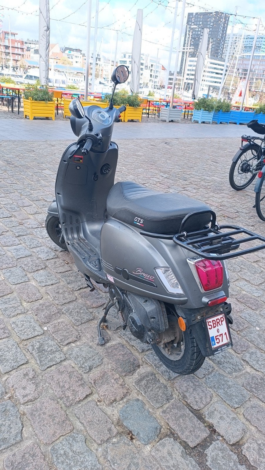 GTS Bravo 50cc, Fietsen en Brommers, Zo goed als nieuw, Benzine, Ophalen, Overige merken