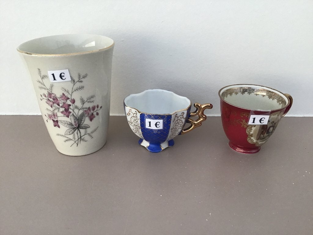 40 tasses ou sachets différents à 1 euro chacun, Maison & Meubles, Enlèvement ou Envoi, Comme neuf