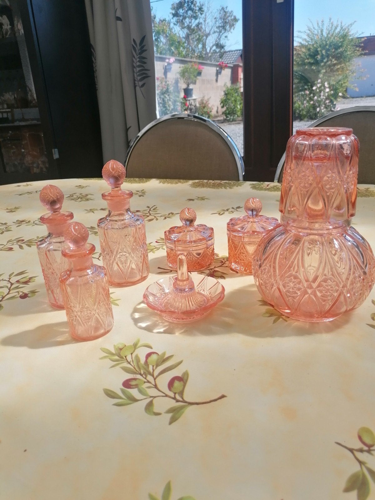 Antieke roze glazen toiletset 8 stuks, Antiek en Kunst, Antiek | Glaswerk en Kristal, Ophalen of Verzenden