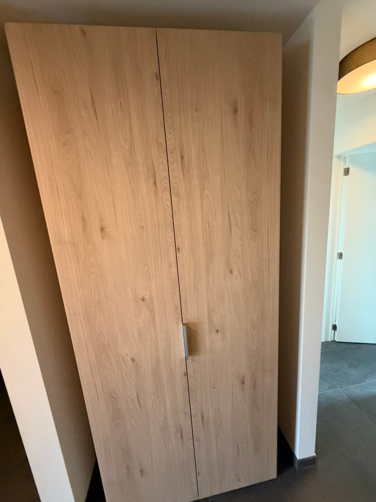 Kleerkast / vestiairekast in licht grenen hout, Ophalen, Zo goed als nieuw