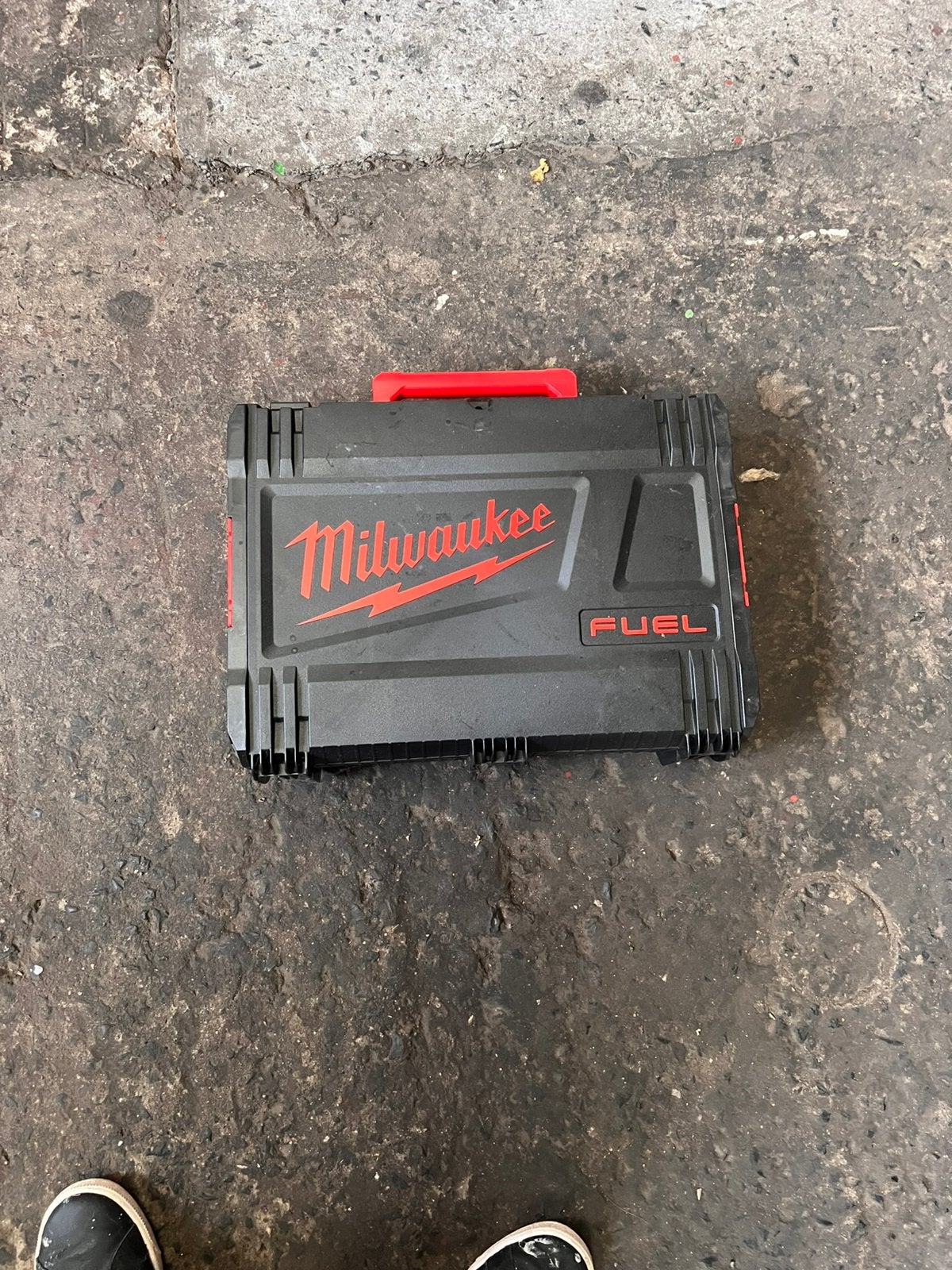 milwaukee legen dozen, Doe-het-zelf en Bouw, Ophalen, Zo goed als nieuw