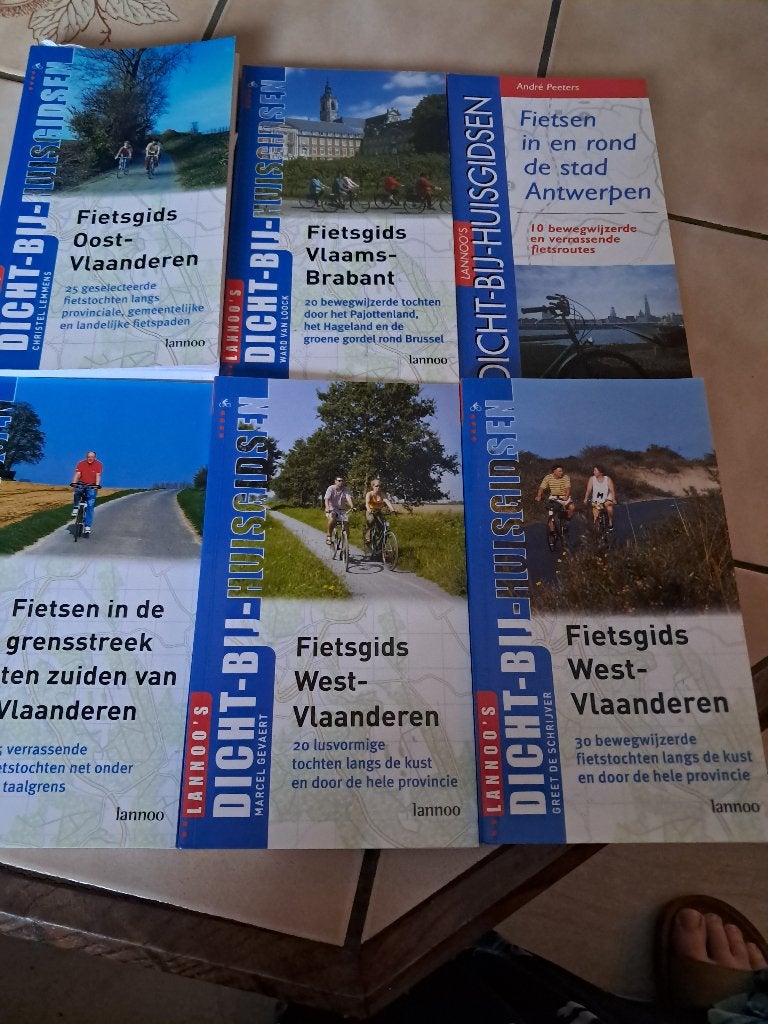 6 fietsgidsen van Lannoo, Boeken, Reisgidsen, Fiets- of Wandelgids, Zo goed als nieuw, LANNOO, Ophalen