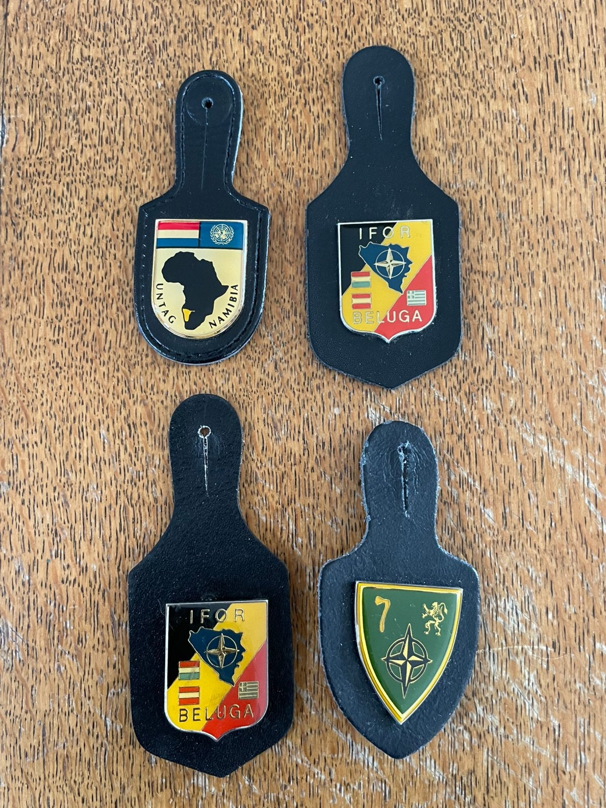 Borsthangers Nato - missies, Ophalen of Verzenden, Embleem of Badge