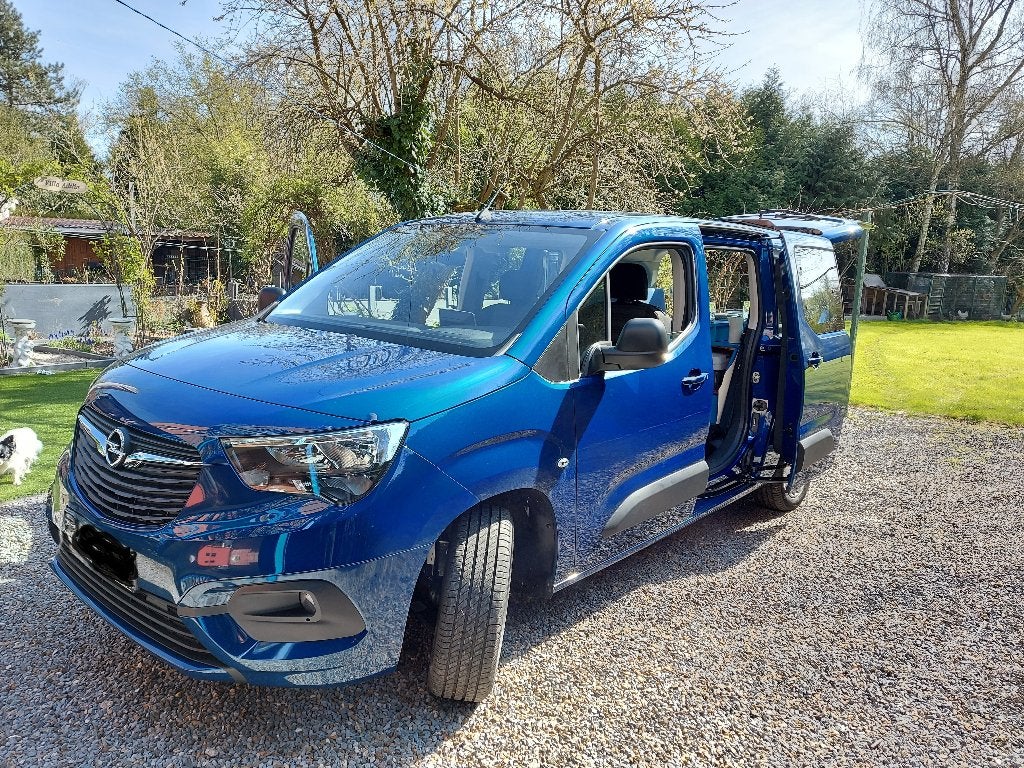 Auto Opel Combo Life 1.5 TD Blue L2H1 Edition XL S/S, Auto's, Voorwielaandrijving, 75 kW, 4 cilinders, Blauw