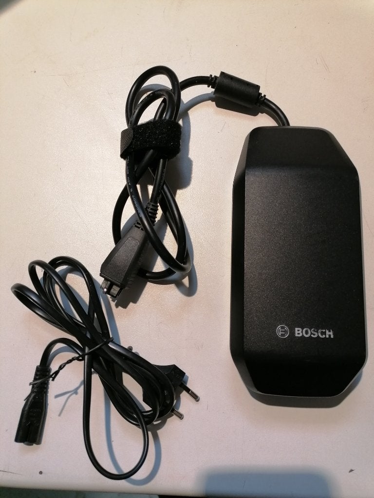 Chargeur Bosch 4A - 220-240V - UK - BPC3400 état neuf impec, Comme neuf