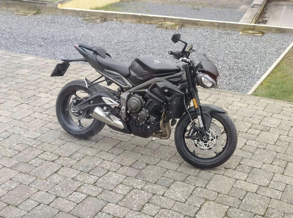 Triumph Street Triple R 765 full options 2500km, Enlèvement, Comme neuf