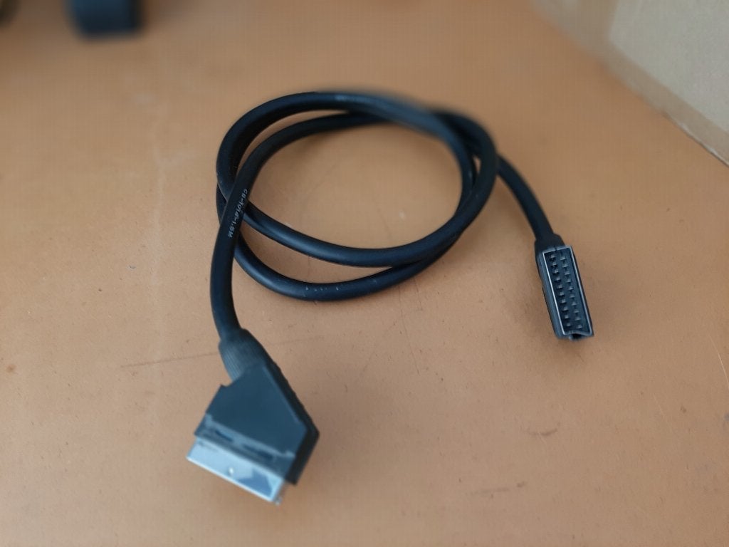 cable péritel, Audio, Tv en Foto, Audiokabels en Televisiekabels, Ophalen of Verzenden, Zo goed als nieuw, Minder dan 2 meter