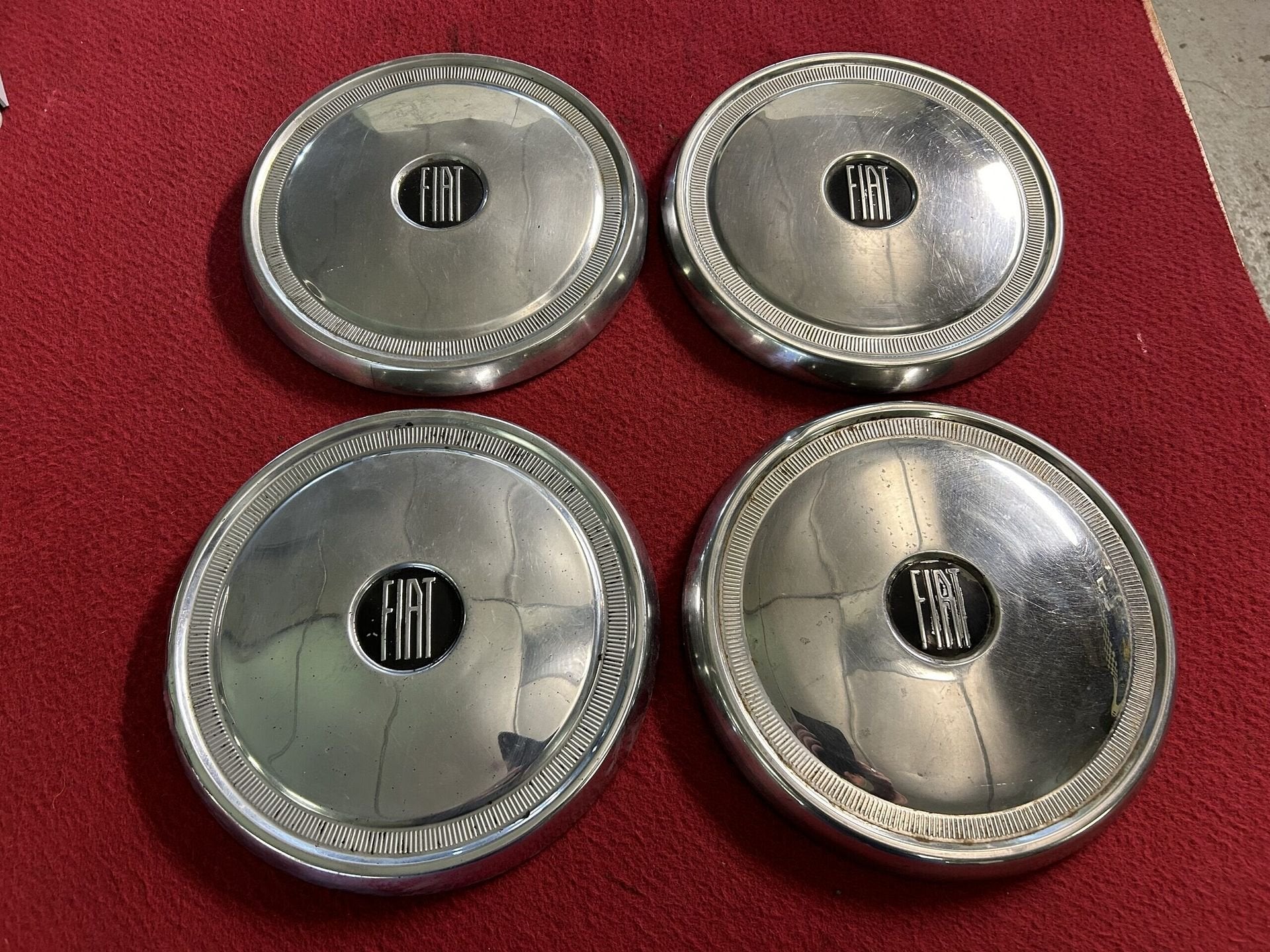 Fiat 1300 / 1500 Sedan set wieldoppen, Gebruikt, -, -, Ophalen of Verzenden