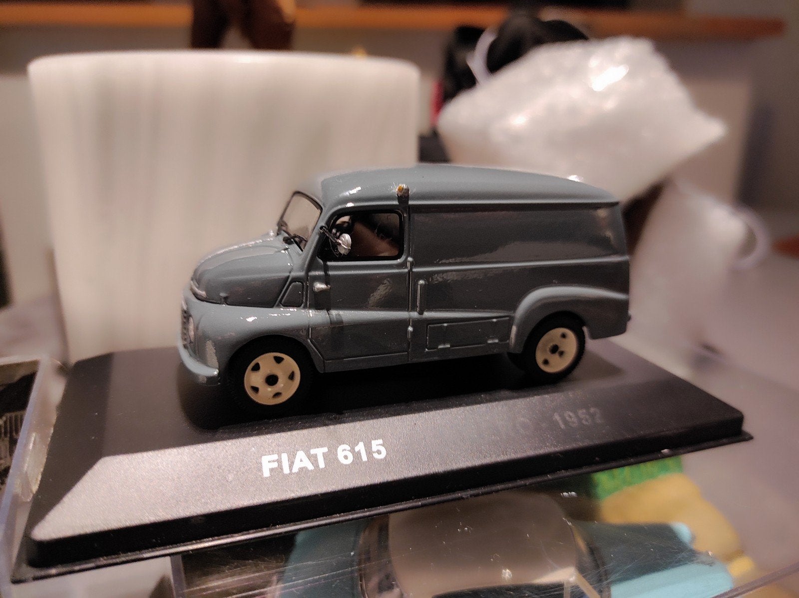 Fiat 615 van grey 1952 1:43 dans une boîte de présentation, Enlèvement ou Envoi