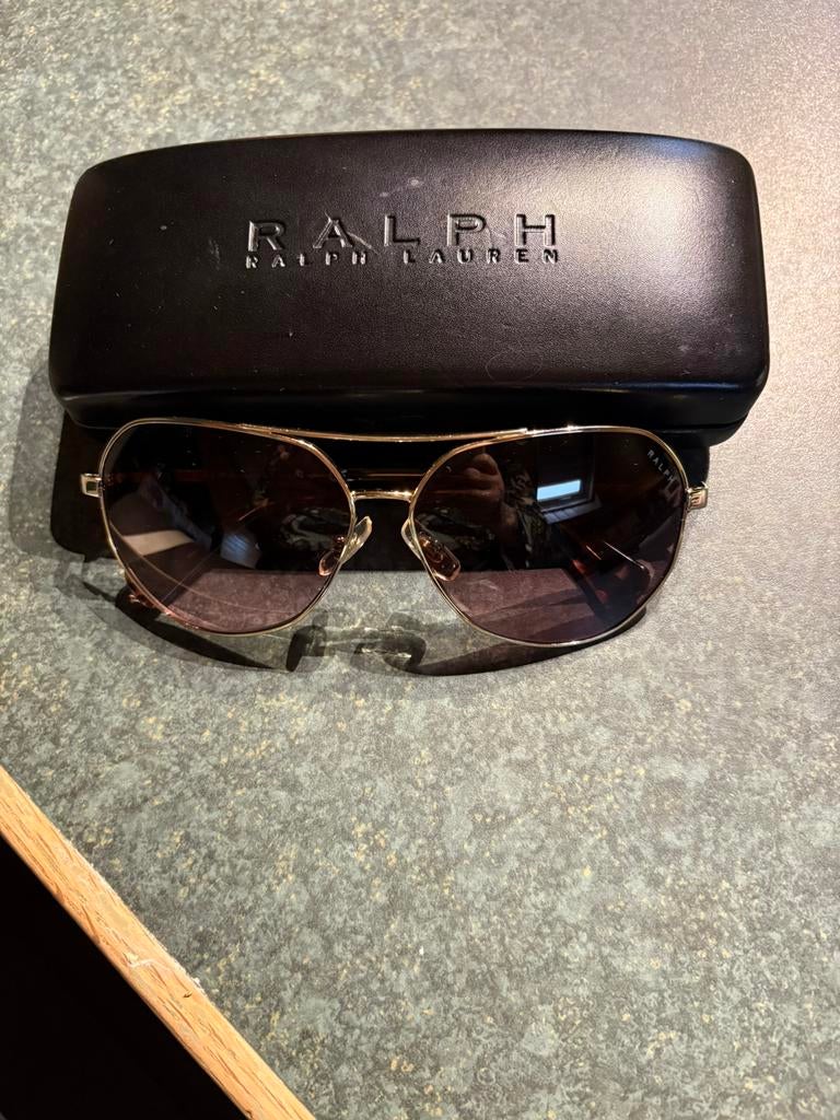 Ralph lauren zonnebril, Handtassen en Accessoires, Zonnebrillen en Brillen | Dames, Ophalen, Zo goed als nieuw, Zonnebril, Ralph Lauren