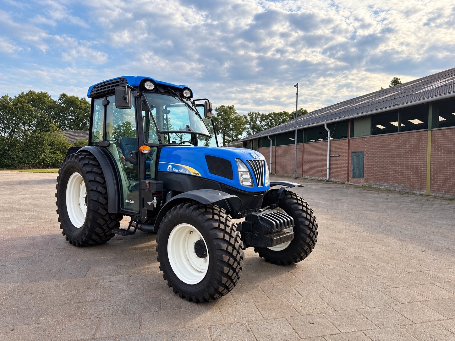 New Holland T4050N à voie étroite (superstar), Articles professionnels, Enlèvement, New Holland