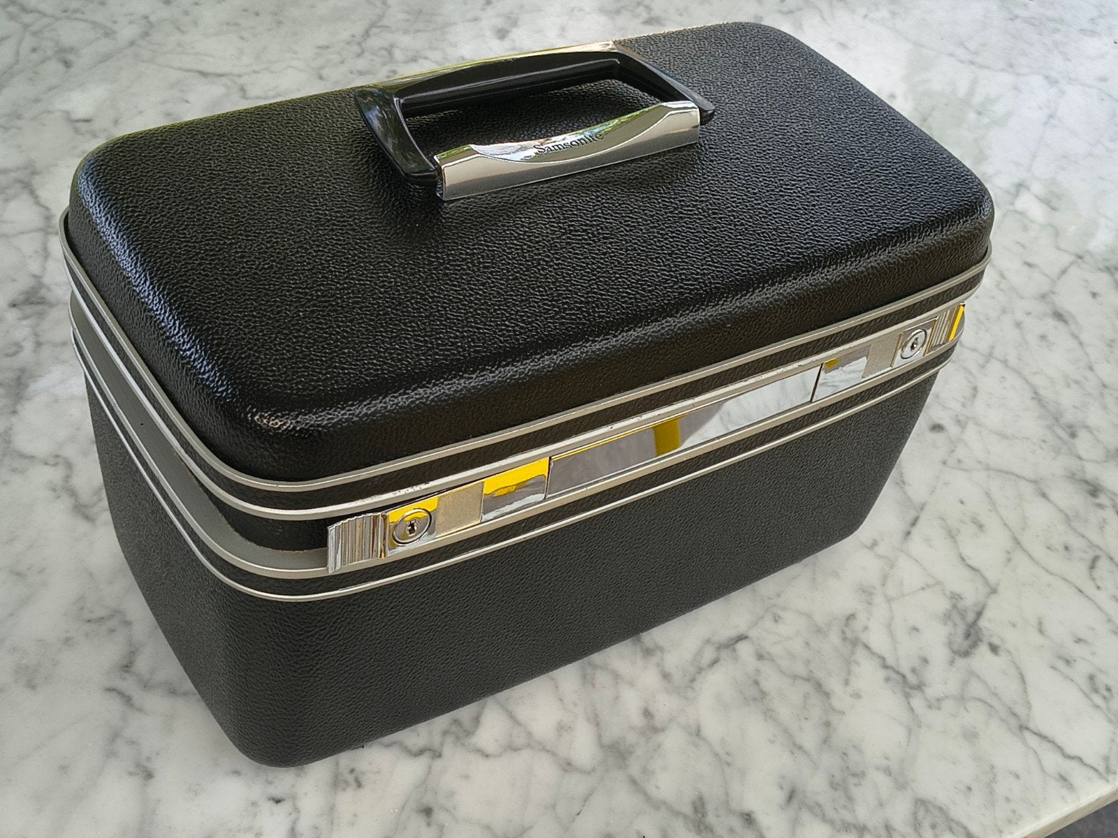 vintage jaren 80 beautycase en haardroger, Bijoux, Sacs & Beauté, Boîtes de maquillage & Beauty case, Enlèvement