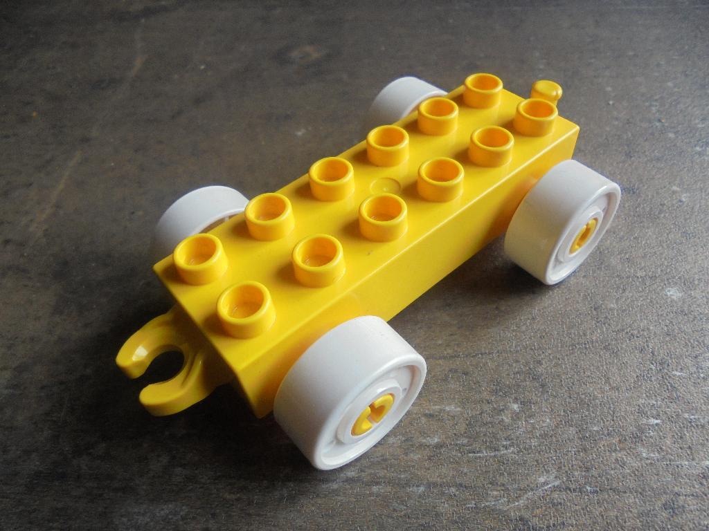 Lego Duplo Car Base 2x6 with Fake Bolts (zie foto's) 2, Envoi, Utilisé, Briques en vrac, Duplo