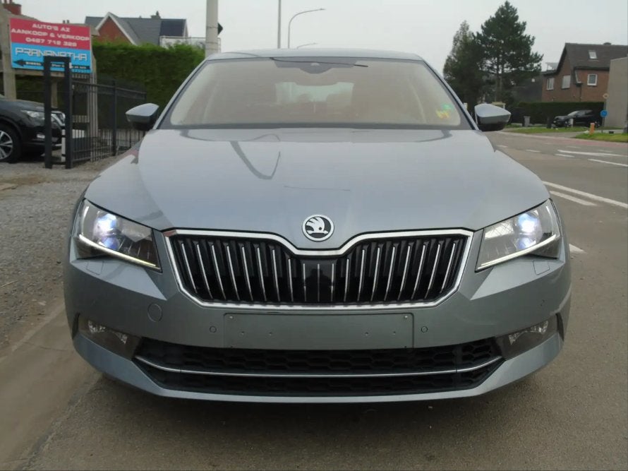 Skoda Superb 2.0i 4x4 *08/2016*1e Eigen*Navi*Xenon*AUTOMAAT, Autos, Skoda, Entreprise, Achat, Superb, Caméra 360°, 4x4, ABS, Phares directionnels