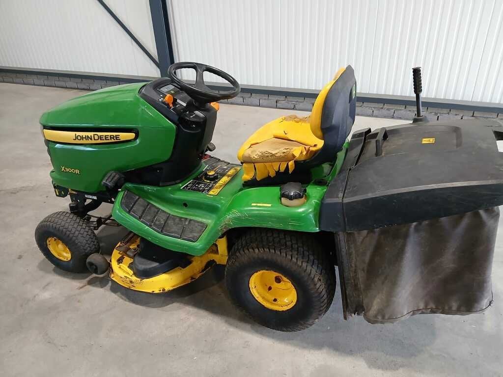 John Deere X 300R, John Deere, JDFCustomerSupport@JohnDeere.com, John-Deere-Strasse 169190
Walldorf, DE, John Deere