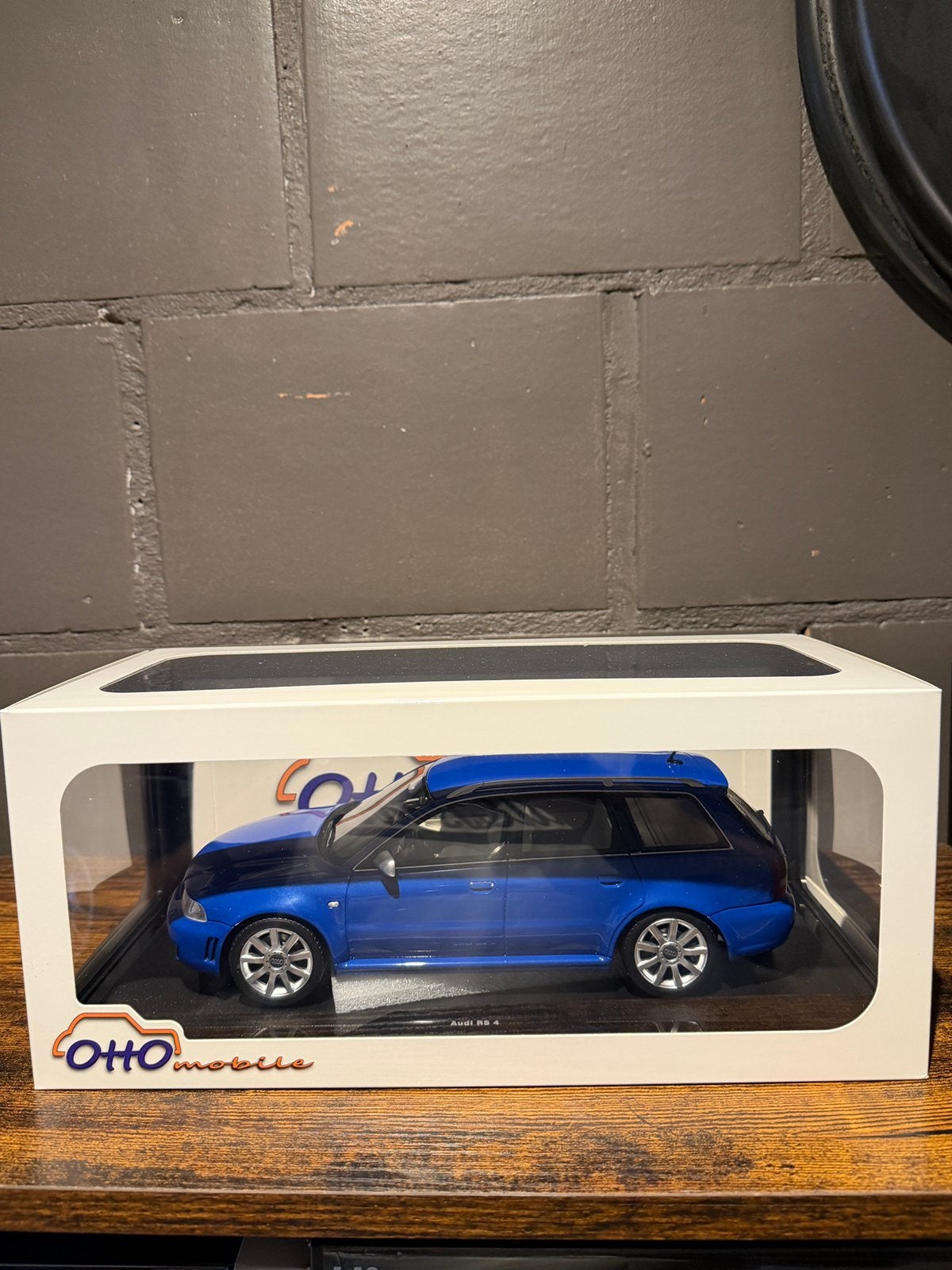 Ottomobile Audi RS4, Hobby & Loisirs créatifs, Voitures miniatures | 1:18, Enlèvement, Comme neuf, OttOMobile