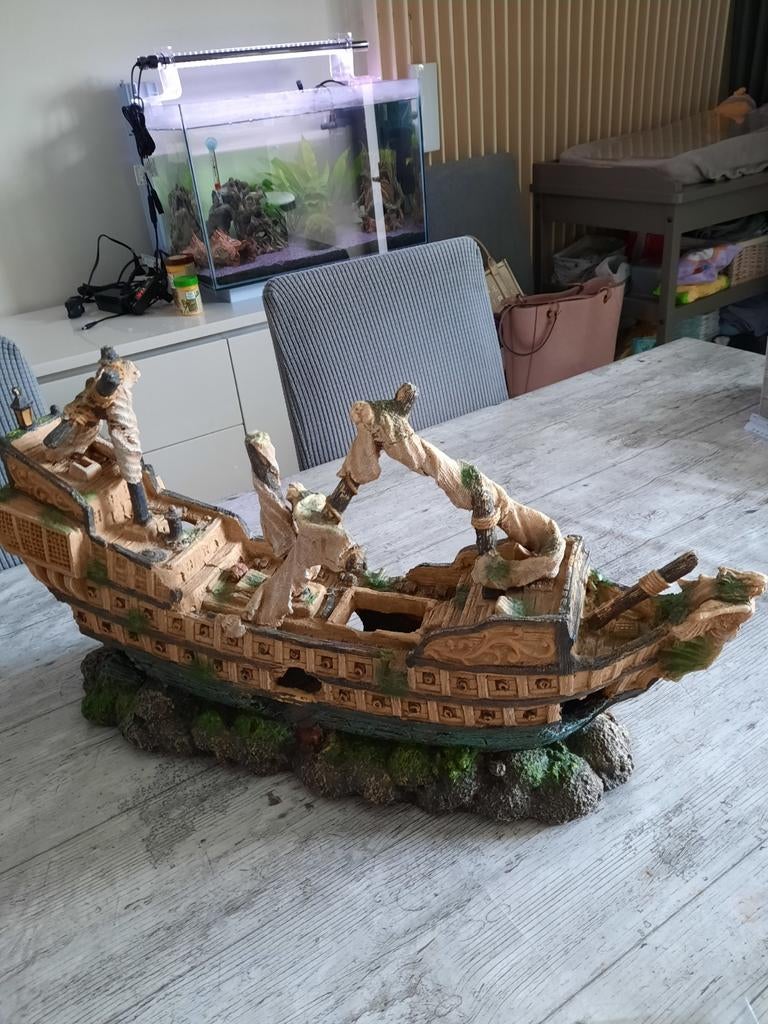 Piraten schip voor aquariums, Ophalen