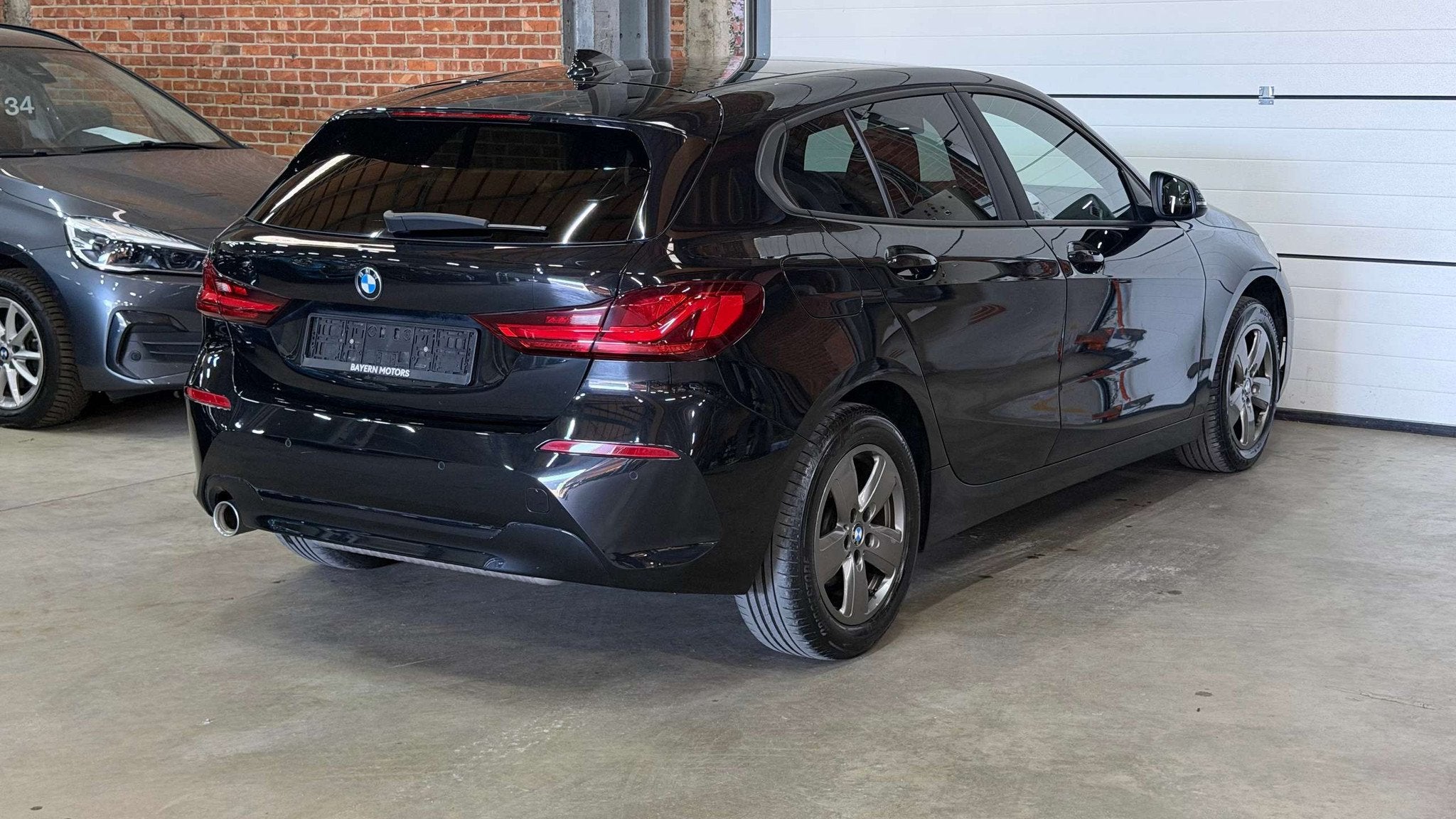 BMW 116 iA Automaat Garantie Benzine EURO 6d LED Getinte R, Autos, BMW, Achat, Euro 6, Entreprise, Carnet d'entretien