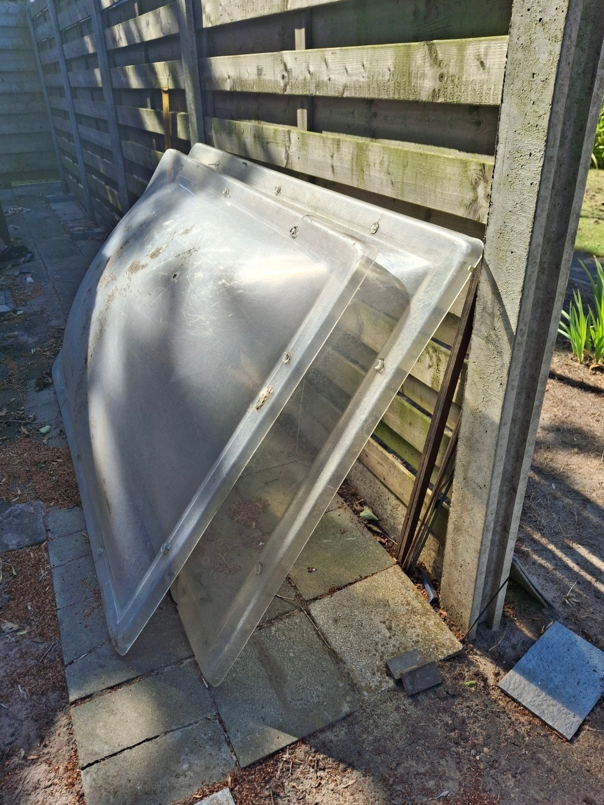 2 Lichtkoepels, Tuin en Terras, Ophalen