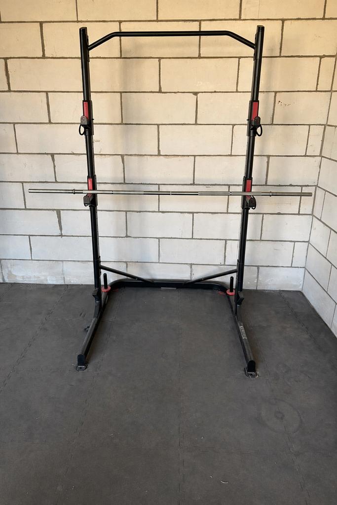 Verstelbare squat/bench rack met pull up bar en staaf, Ophalen, Gebruikt, Krachtstation