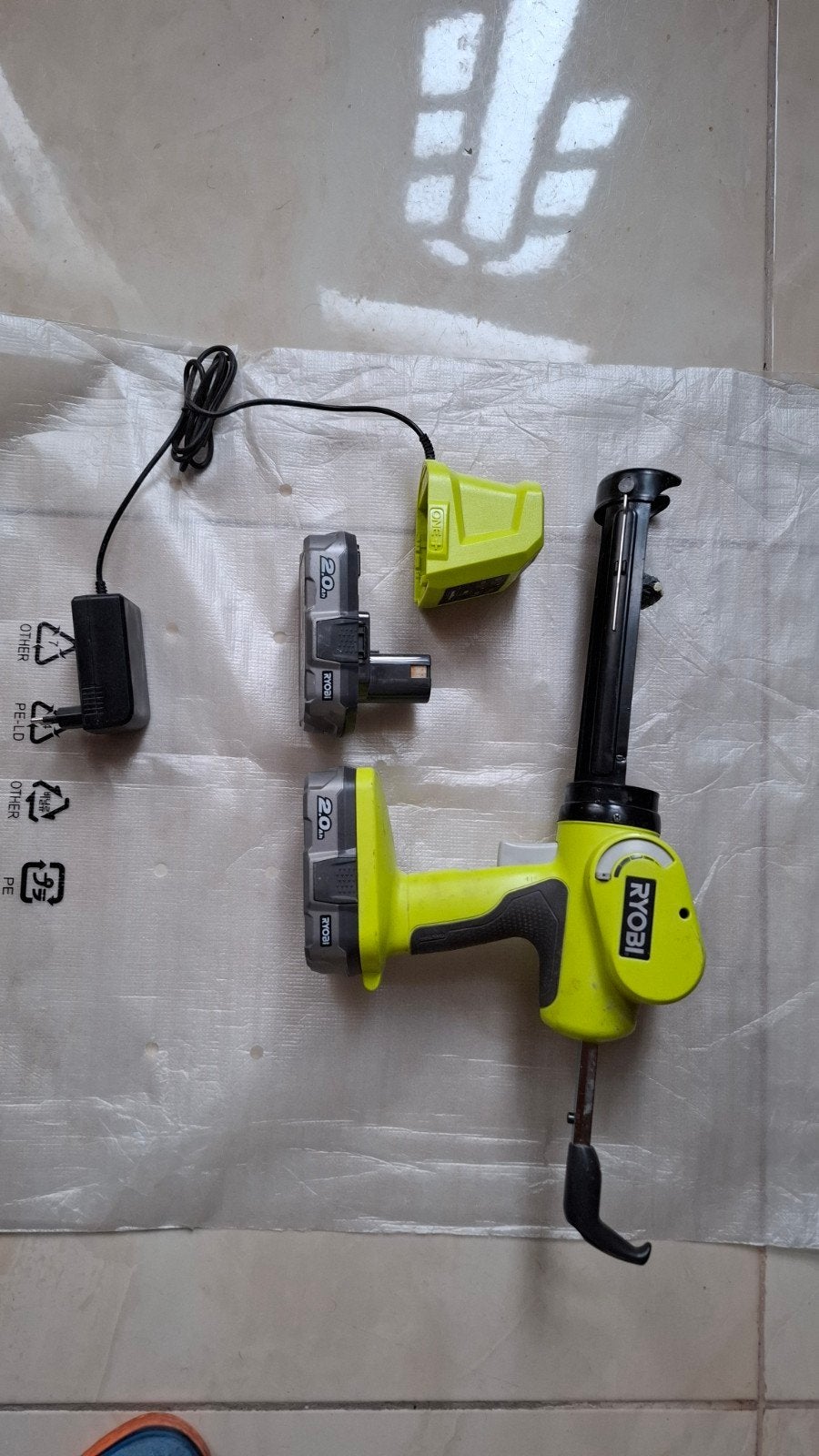 Pistolet à cartouche sans fil Ryobi en très bonne état, Enlèvement ou Envoi