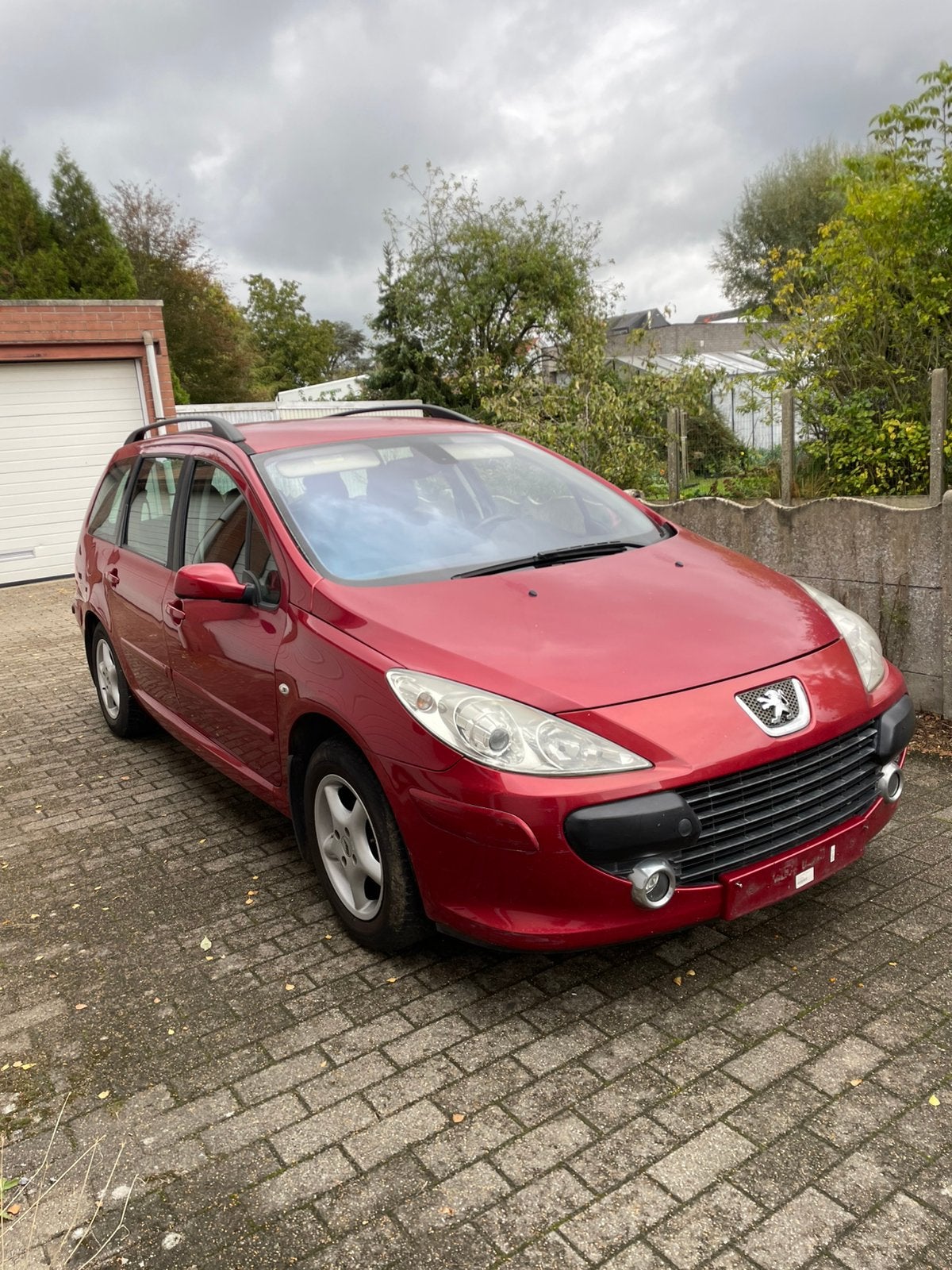 Peugeot 307, essence, 123 dkms, avec contrôle, Autos, Rouge, 4 portes, 65 kW, Boîte manuelle