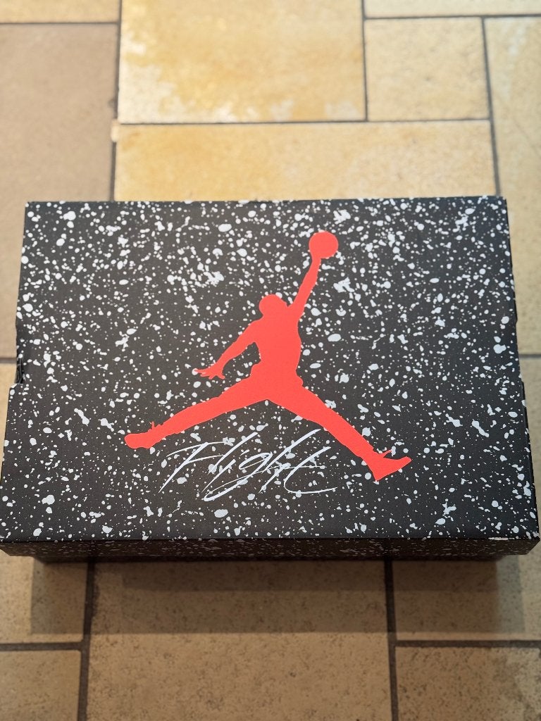 Air Jordan 4 RM White / Fire Red / Black Cement, Enlèvement ou Envoi, Neuf, Chaussures