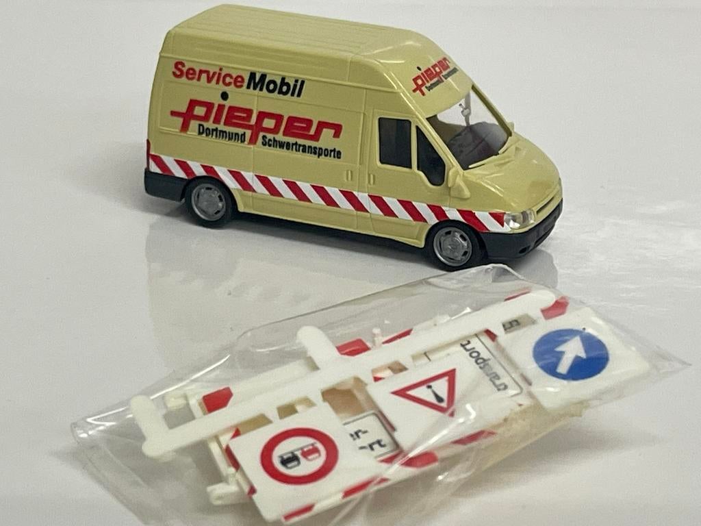Herpa Ford Transit PIEPER service begeleidingswagen 1/87, Enlèvement ou Envoi, Comme neuf, Bus ou Camion, Herpa
