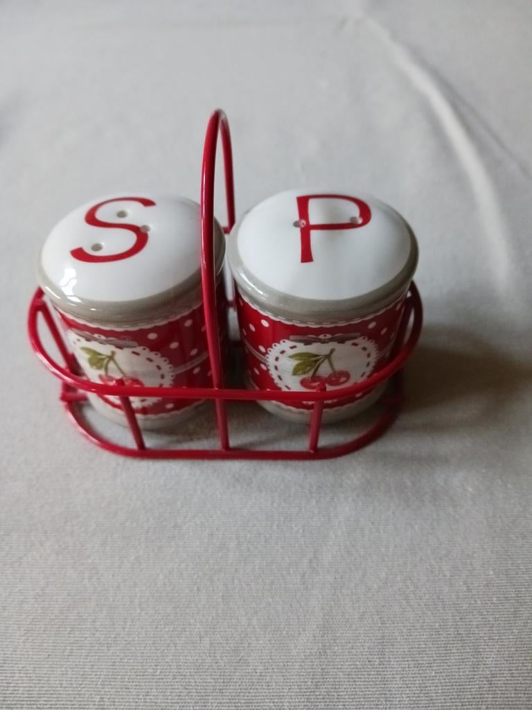 Set van keramische peper- en zoutvaatjes in metalen houder., Enlèvement ou Envoi, Neuf, Céramique