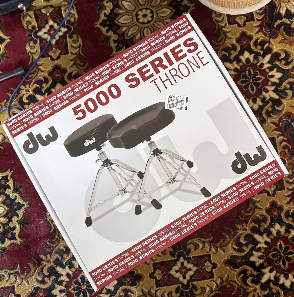 DW 5000 drum throne - ONGEBRUIKT - NIEUW IN DOOS, Muziek en Instrumenten, Drumstellen en Slagwerk, Ophalen of Verzenden, Nieuw