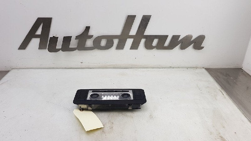 PLAFONNIER AVANT BMW 1 serie (E88) (01-2007/12-2013), Utilisé, BMW, Petuelring 130
80809  München, DE, Bayerische Motoren Werke AG