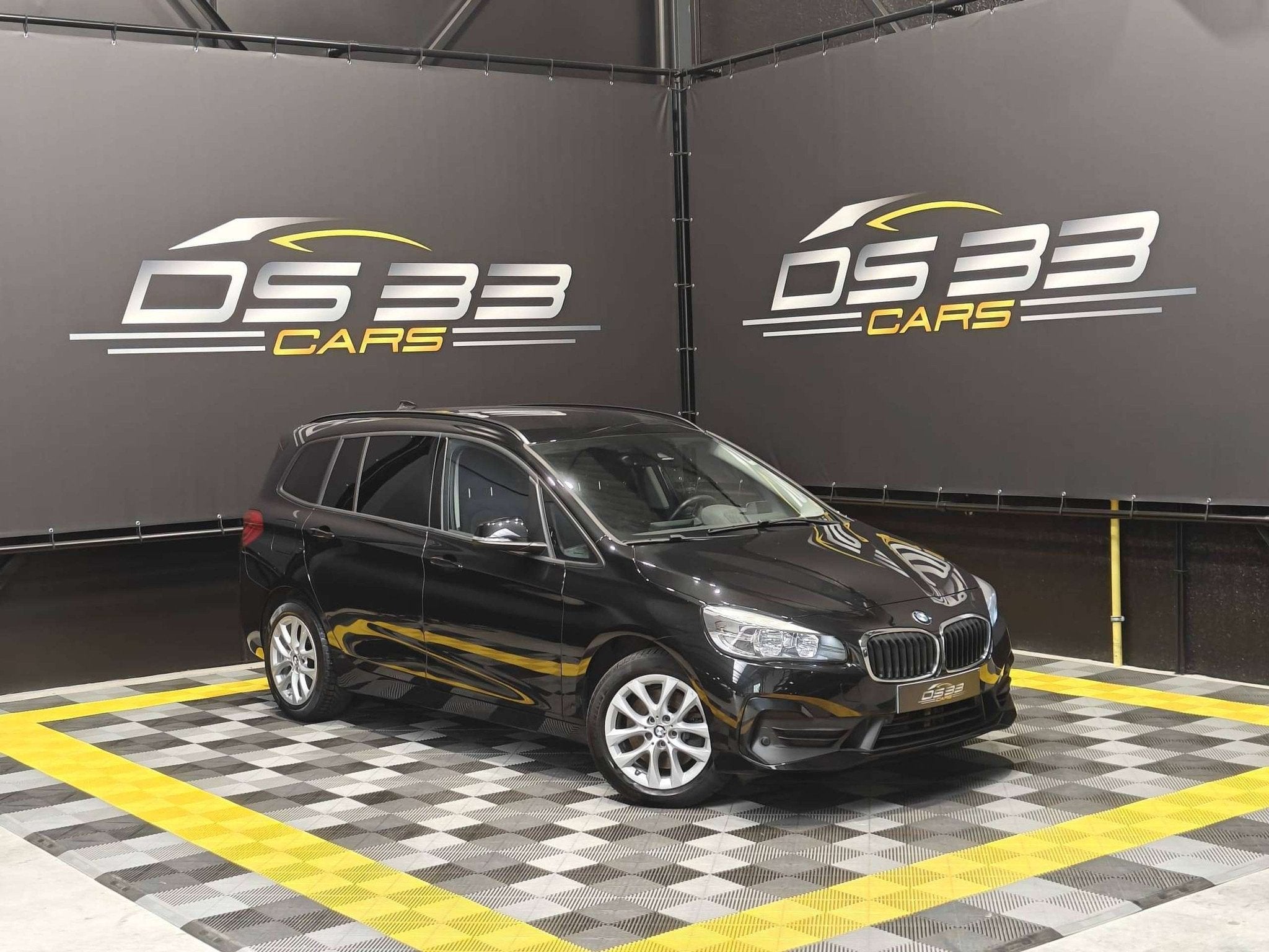 BMW 220 i Gran Tourer 7 zit/CAM/Zetelverwarming/Trekhaak/A, Auto's, BMW, 1998 cc, Gebruikt, Zwart, 4 cilinders