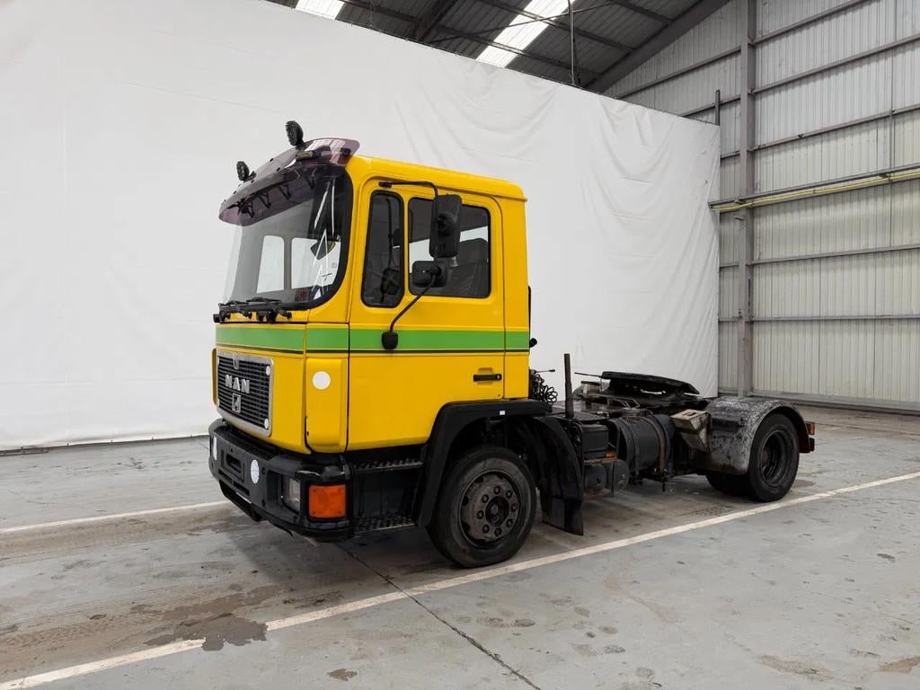 MAN 17.292 (année de construction 2002), Euro 2, 215 kW, Achat, Jaune
