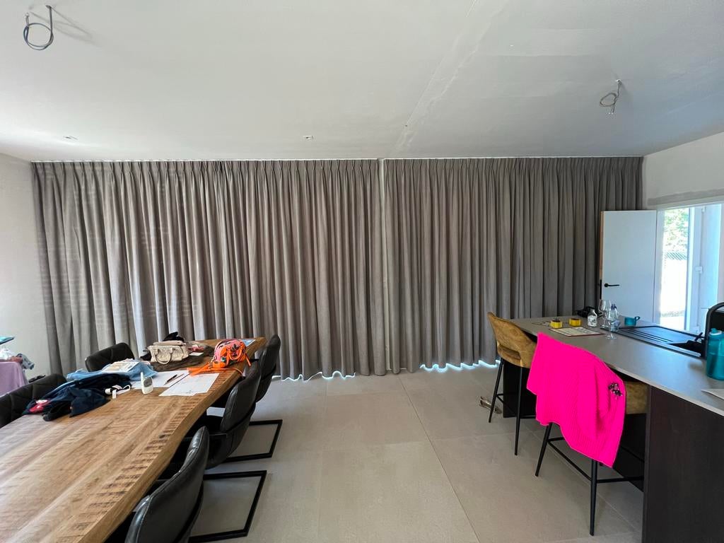 Volledige set gordijnen en jaloezieën Heytens, Huis en Inrichting, Stoffering | Gordijnen en Lamellen, Ophalen, Grijs