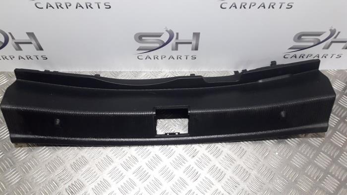 Revêtement coffre d'un Mercedes E-Klasse, 3 mois de garantie, Utilisé, -, -