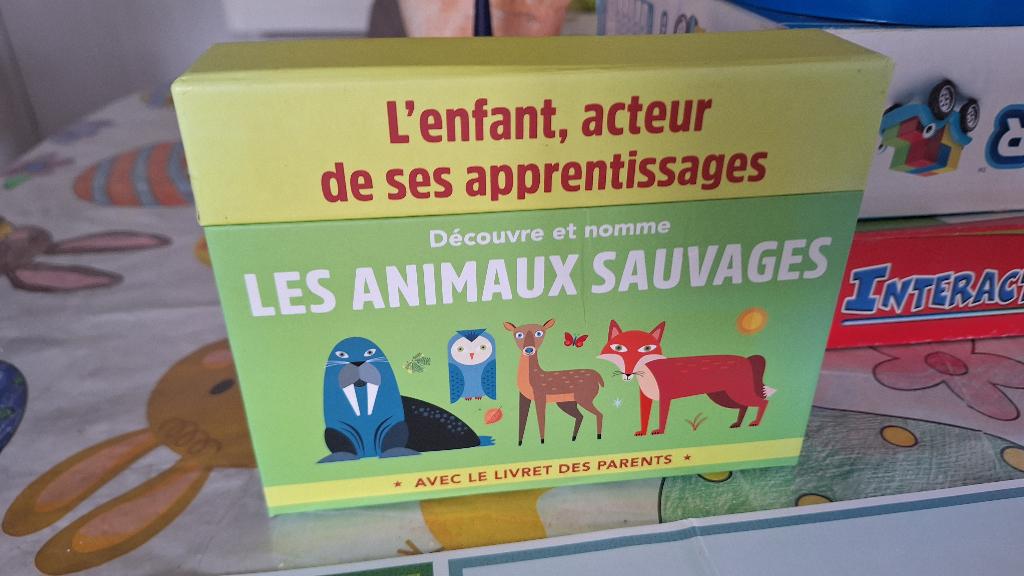 Apprentissage Montessori - Decouvre les animaux sauvages, 1 ou 2 joueurs, Enlèvement, Comme neuf, Hachette