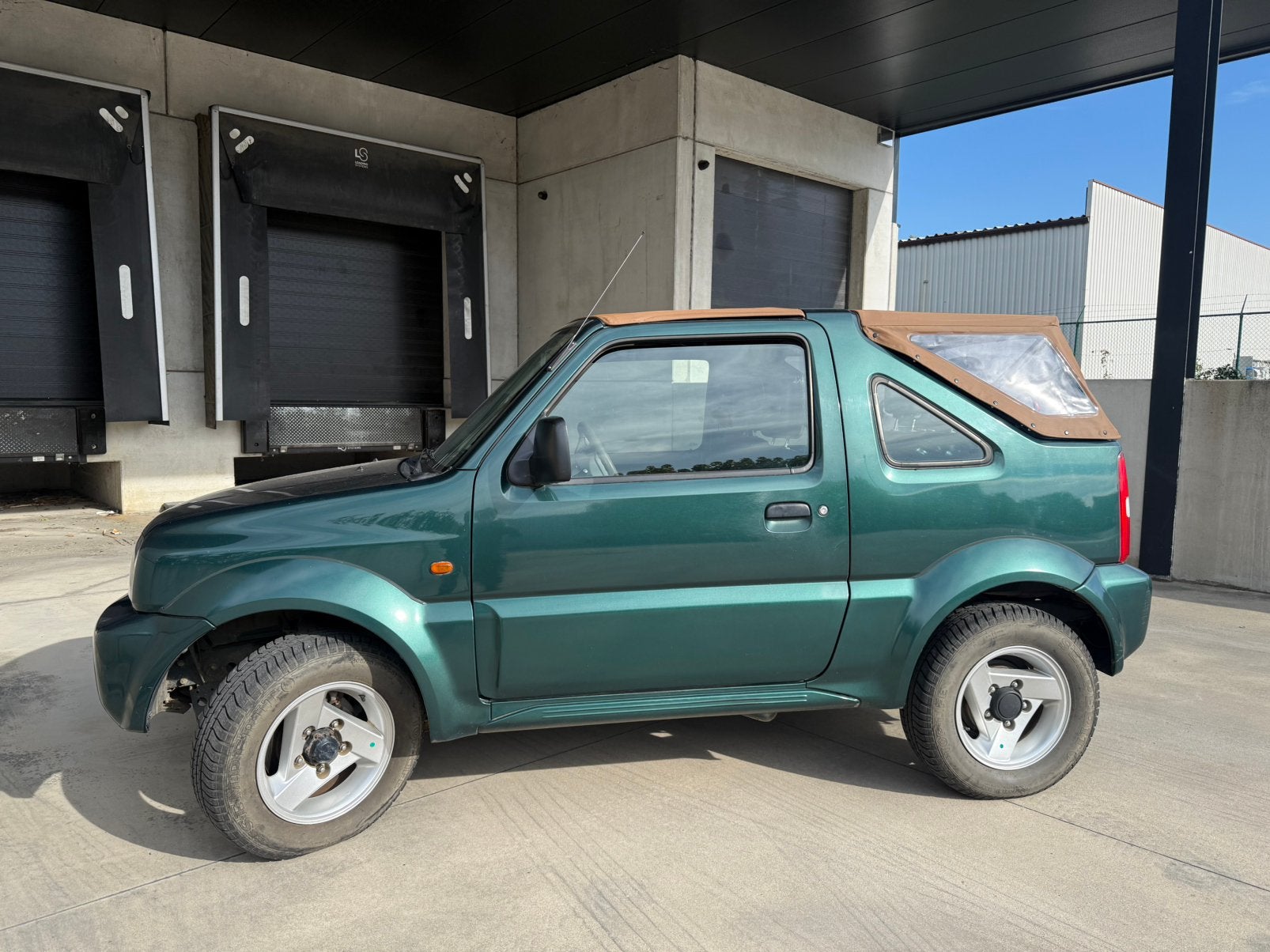 Suzuki Jimny Cabrio 1.3 4WD -59dkm, Autos, 75 kW, Achat, 1299 cm³, Cabriolet