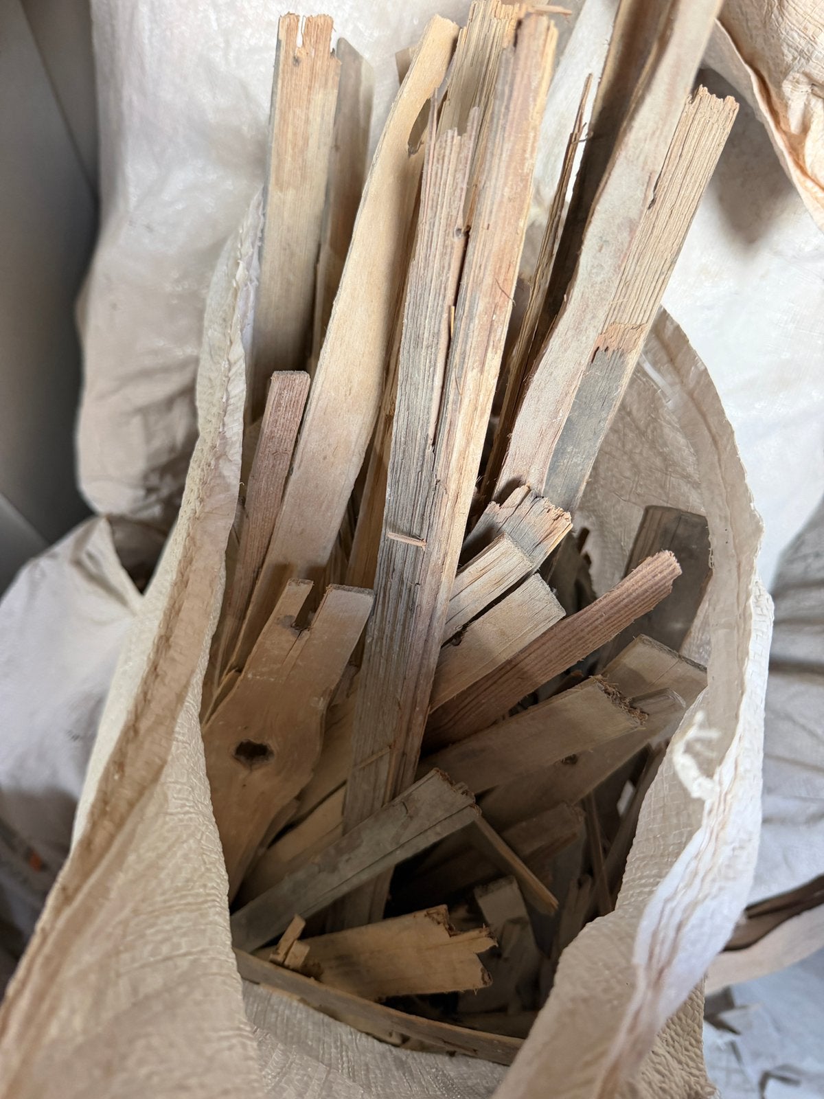 Bois d'épicéa ou de pin Stook gratuit, Moins de 3 m³, Enlèvement, Autres essences de bois, Bûches