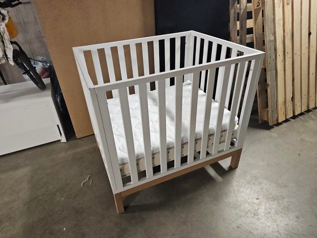 Baby box met nieuw schuimkussen en extra matras, Ophalen